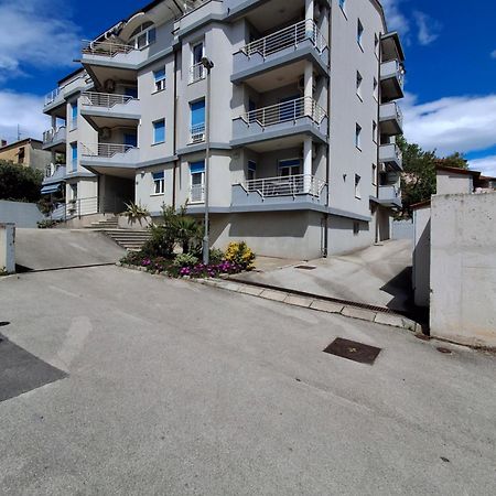 Benedetta Apartment Пула Екстериор снимка